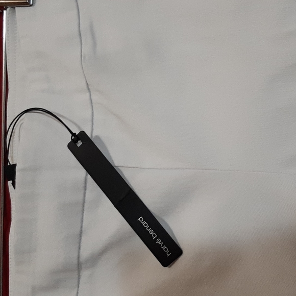 Harve Benard size 10 bright white capri pants. - Picture 3 of 4